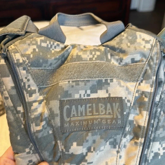 Camelbak camo hydration pack - Picture 2 of 7